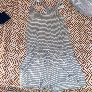 grey and white jumper